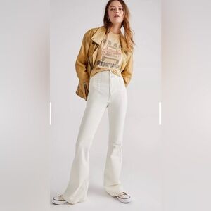 New! We The Free High Rise Flare Jeans Pants Women’s 30
